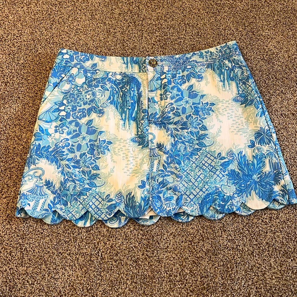 Lilly Pulitzer … Colette skort…. Size 8.